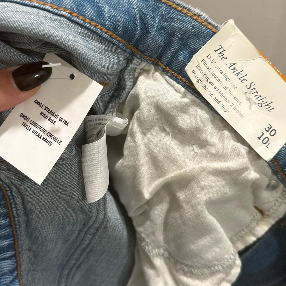 Abercrombie & Fitch Curve Love Ultra High Rise Ankle Straight Jean - Picture 9 of 12
